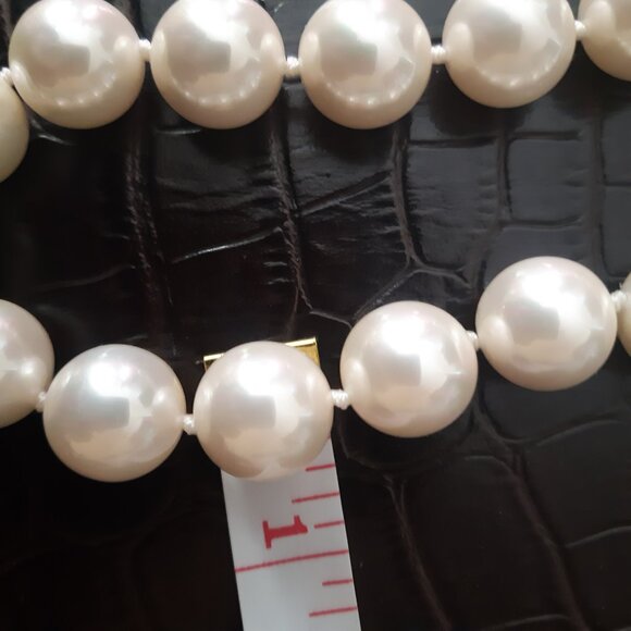 Camrose & Kross 20 Inch Faux Pearl Necklace In Original Case, Vintage - Picture 11 of 13